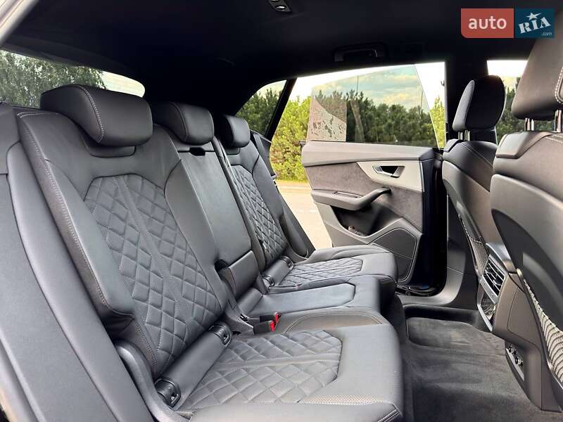 Внедорожник / Кроссовер Audi Q8 2025 в Киеве