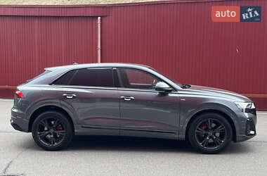 Внедорожник / Кроссовер Audi Q8 2024 в 