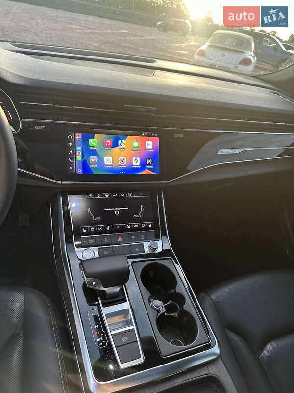 Внедорожник / Кроссовер Audi Q8 2019 в Киеве