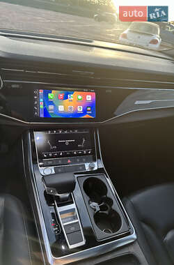 Позашляховик / Кросовер Audi Q8 2019 в 