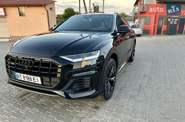 Внедорожник / Кроссовер Audi Q8 2021 в 