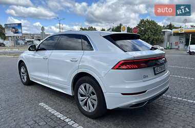 Внедорожник / Кроссовер Audi Q8 2023 в 