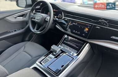 Внедорожник / Кроссовер Audi Q8 2023 в 