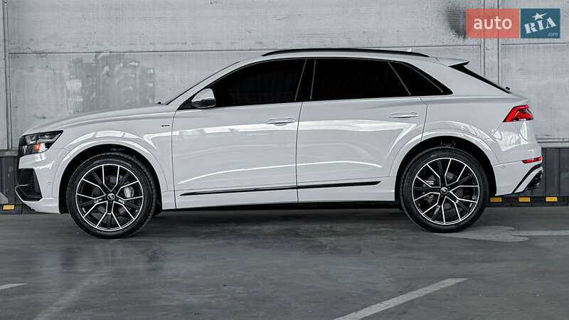 Внедорожник / Кроссовер Audi Q8 2019 в Ровно