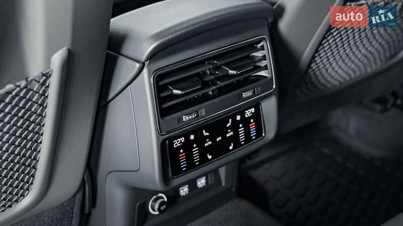 Внедорожник / Кроссовер Audi Q8 2019 в Ровно