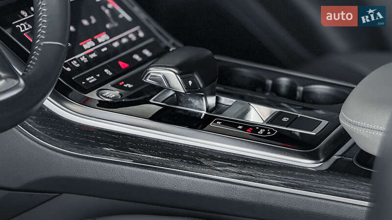 Внедорожник / Кроссовер Audi Q8 2019 в Ровно
