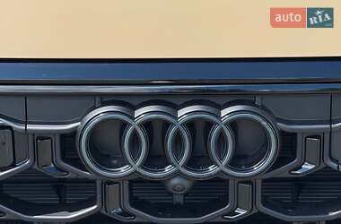 Внедорожник / Кроссовер Audi Q8 2024 в 