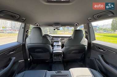 Внедорожник / Кроссовер Audi Q8 2024 в 