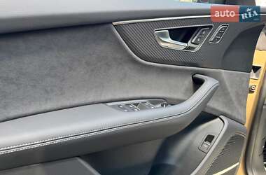 Внедорожник / Кроссовер Audi Q8 2024 в 