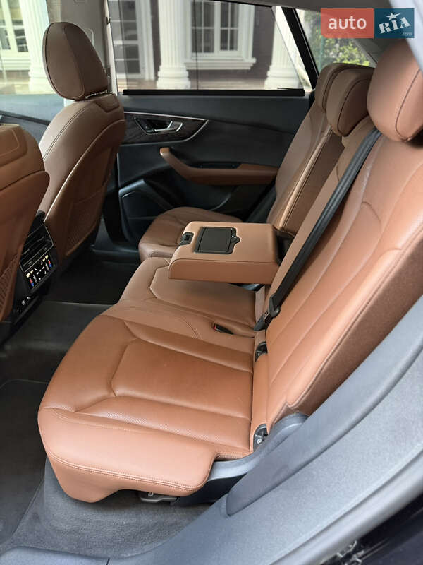 Позашляховик / Кросовер Audi Q8 2018 в Києві