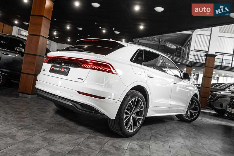 Внедорожник / Кроссовер Audi Q8 2023 в Ужгороде
