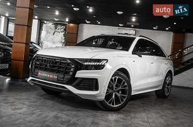 Позашляховик / Кросовер Audi Q8 2023 в Ужгороді