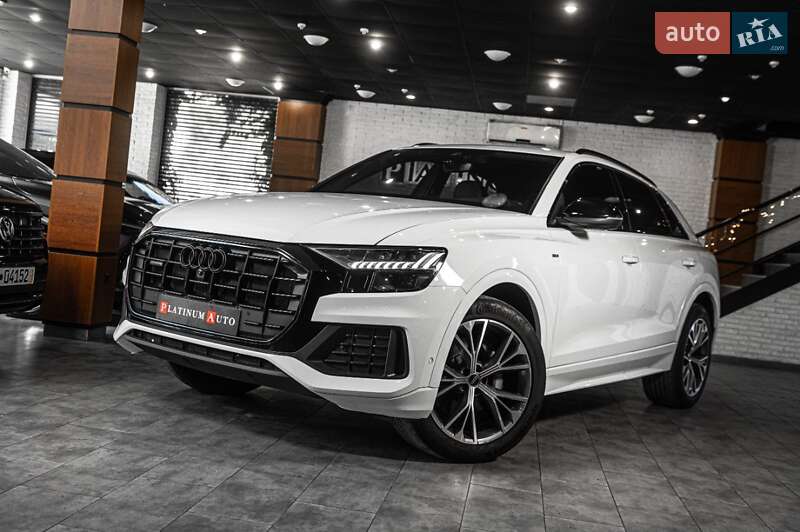 Внедорожник / Кроссовер Audi Q8 2023 в Ужгороде