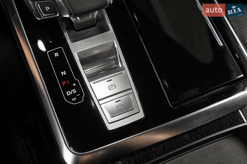 Внедорожник / Кроссовер Audi Q8 2023 в Ужгороде