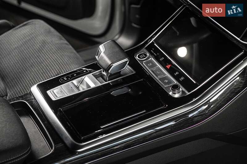 Внедорожник / Кроссовер Audi Q8 2023 в Ужгороде