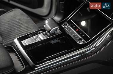 Внедорожник / Кроссовер Audi Q8 2023 в 