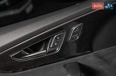 Внедорожник / Кроссовер Audi Q8 2023 в 