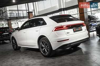 Внедорожник / Кроссовер Audi Q8 2023 в 