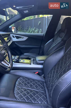 Внедорожник / Кроссовер Audi Q8 2019 в 