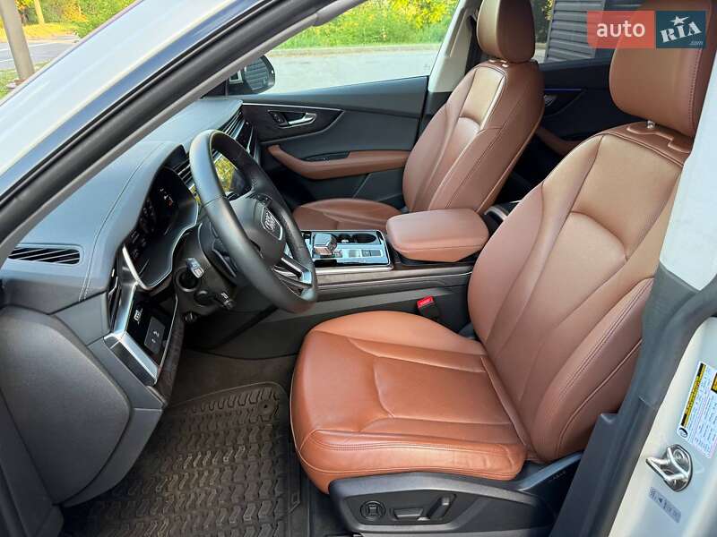 Внедорожник / Кроссовер Audi Q8 2022 в Харькове