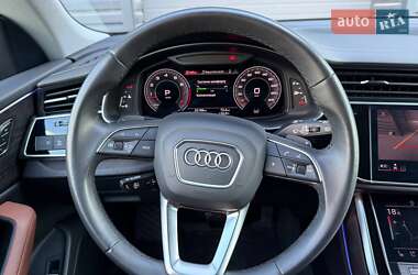 Внедорожник / Кроссовер Audi Q8 2022 в 