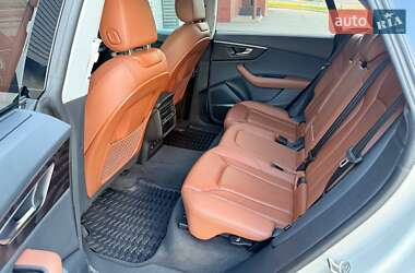 Внедорожник / Кроссовер Audi Q8 2022 в 