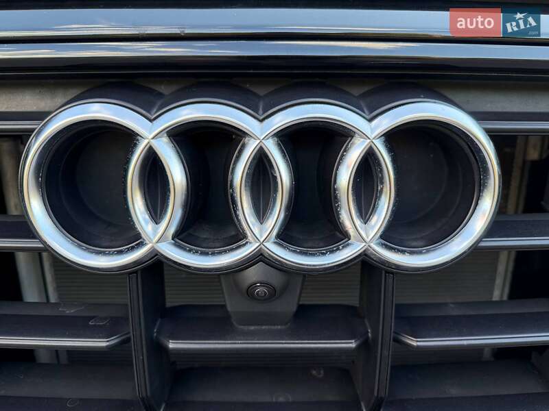 Внедорожник / Кроссовер Audi Q8 2022 в Харькове