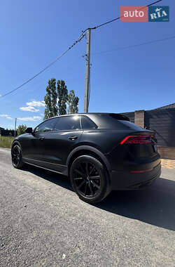 Внедорожник / Кроссовер Audi Q8 2022 в 