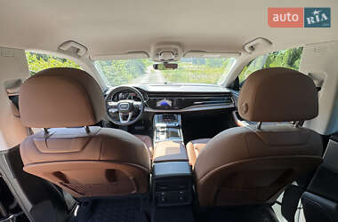 Внедорожник / Кроссовер Audi Q8 2022 в 