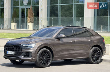 Внедорожник / Кроссовер Audi Q8 2018 в 