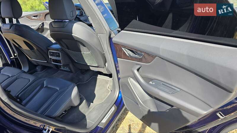 Внедорожник / Кроссовер Audi Q8 2019 в Одессе