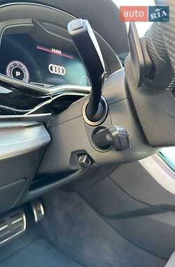 Внедорожник / Кроссовер Audi Q8 2019 в 