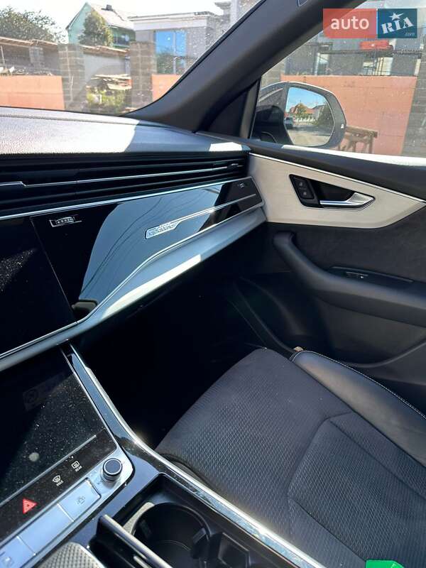 Позашляховик / Кросовер Audi Q8 2019 в Києві