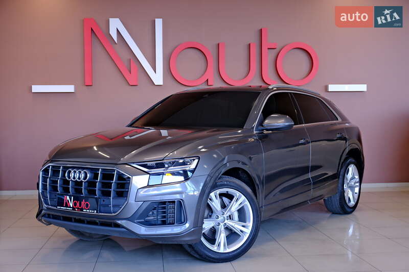 Позашляховик / Кросовер Audi Q8 2019 в 