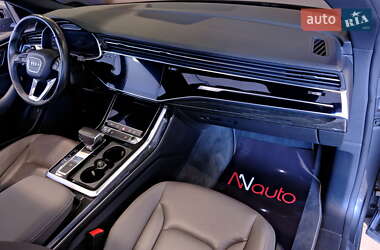 Позашляховик / Кросовер Audi Q8 2019 в 
