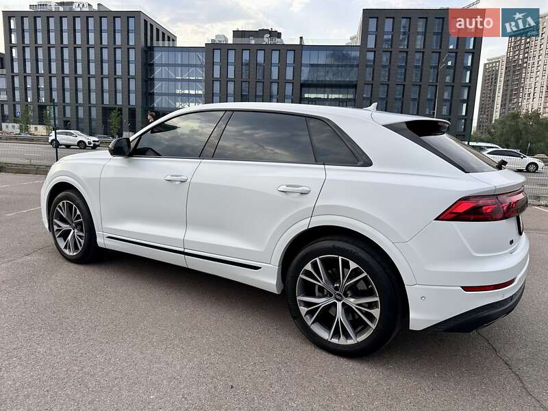 Позашляховик / Кросовер Audi Q8 2023 в Києві
