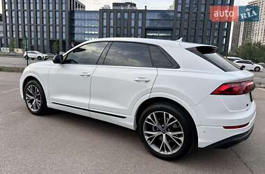 Внедорожник / Кроссовер Audi Q8 2023 в 
