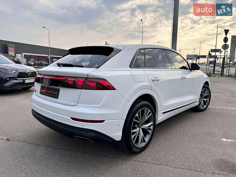 Позашляховик / Кросовер Audi Q8 2023 в Києві