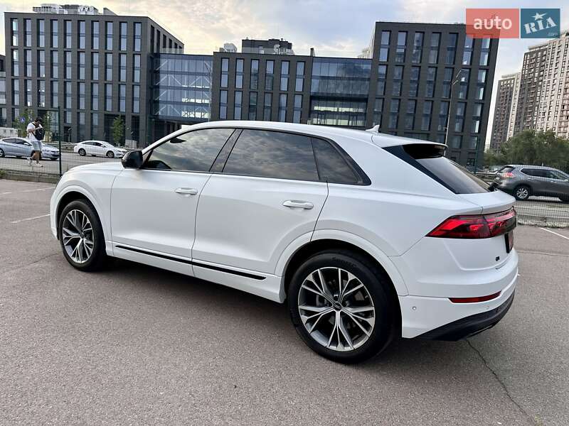 Позашляховик / Кросовер Audi Q8 2023 в Києві