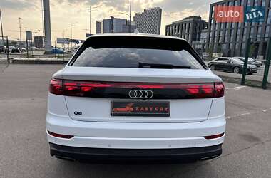 Внедорожник / Кроссовер Audi Q8 2023 в 