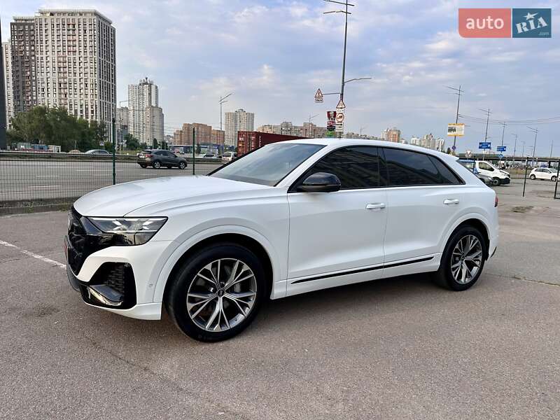 Позашляховик / Кросовер Audi Q8 2023 в Києві