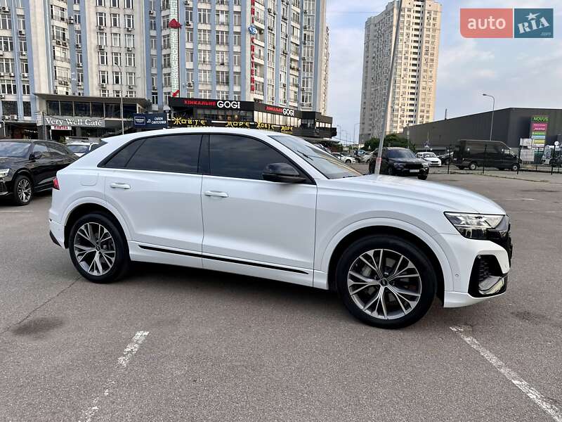Позашляховик / Кросовер Audi Q8 2023 в Києві