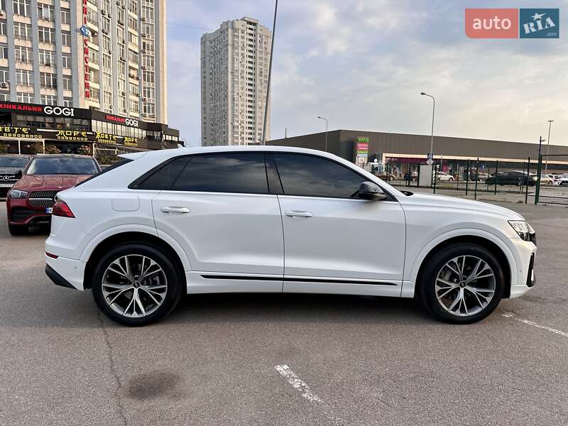 Позашляховик / Кросовер Audi Q8 2023 в Києві
