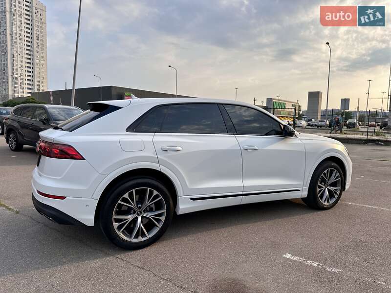 Позашляховик / Кросовер Audi Q8 2023 в Києві