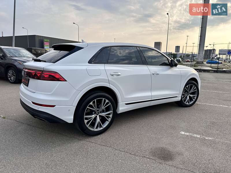 Позашляховик / Кросовер Audi Q8 2023 в Києві