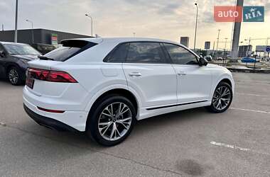 Внедорожник / Кроссовер Audi Q8 2023 в 