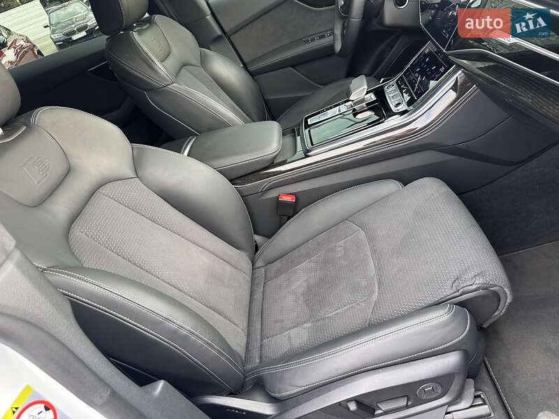 Позашляховик / Кросовер Audi Q8 2023 в Києві