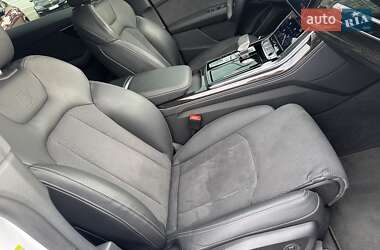 Внедорожник / Кроссовер Audi Q8 2023 в 
