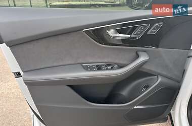 Внедорожник / Кроссовер Audi Q8 2023 в 