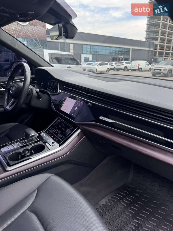 Внедорожник / Кроссовер Audi Q8 2018 в Киеве